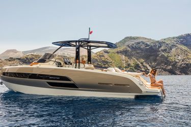 33' Invictus 2024 Yacht For Sale